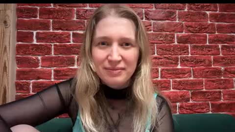 Snapshot of citrusblissss chatting on 10/27/25, 03:05 citrusblissss online show from 10/27/25, 03:05