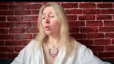 Snapshot of citrusblissss chatting on 10/29/25, 02:14 citrusblissss online show from 10/29/25, 02:14