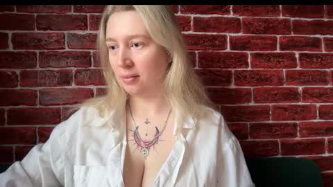 Snapshot of citrusblissss chatting on 10/30/25, 02:35 citrusblissss online show from 10/30/25, 02:35