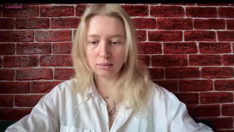 Snapshot of citrusblissss chatting on 11/04/25, 02:32 citrusblissss online show from 11/04/25, 02:32