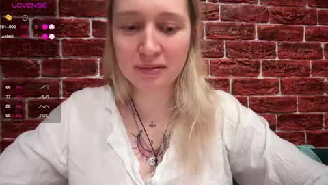 Snapshot of citrusblissss chatting on 11/21/25, 02:27 citrusblissss online show from 11/21/25, 02:27