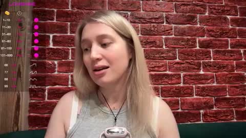 Snapshot of citrusblissss chatting on 11/23/25, 03:01 citrusblissss online show from 11/23/25, 03:01