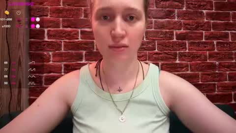 Snapshot of citrusblissss chatting on 11/26/25, 03:35 citrusblissss online show from 11/26/25, 03:35