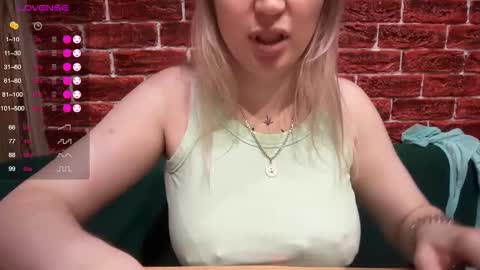 Snapshot of citrusblissss chatting on 12/01/25, 03:17 citrusblissss online show from 12/01/25, 03:17