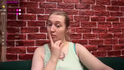 Snapshot of citrusblissss chatting on 12/04/25, 03:49 citrusblissss online show from 12/04/25, 03:49