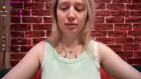 Snapshot of citrusblissss chatting on 12/17/25, 03:01 citrusblissss online show from 12/17/25, 03:01