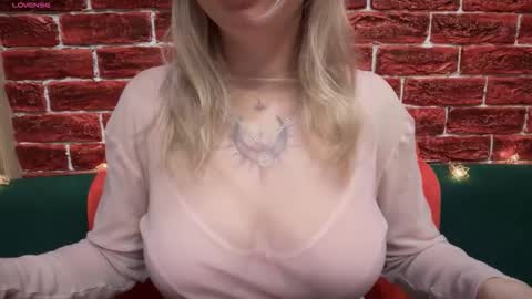 Snapshot of citrusblissss chatting on 12/18/25, 03:12 citrusblissss online show from 12/18/25, 03:12