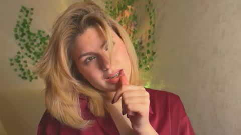 karina online show from 12/18/25, 04:13