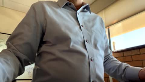 Snapshot of cj3d2 chatting on 10/28/25, 08:44 Cjd32 online show from 10/28/25, 08:44