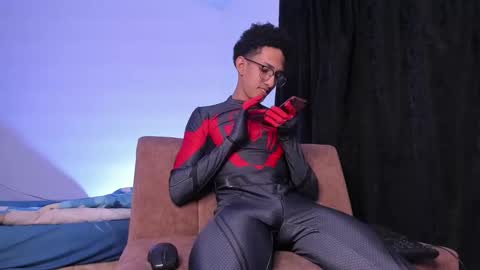 Snapshot of cj_davis1 chatting on 10/29/25, 12:46 cj_davis1 online show from 10/29/25, 12:46