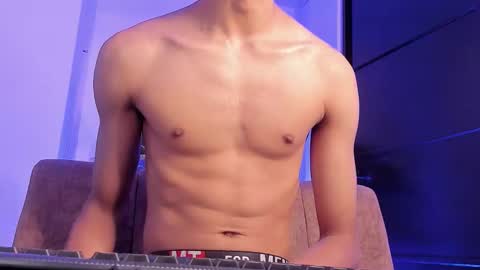 Snapshot of cj_davis1 chatting on 11/21/25, 01:43 cj_davis1 online show from 11/21/25, 01:43