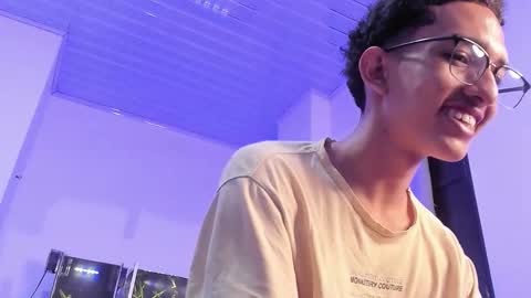 Snapshot of cj_davis1 chatting on 12/05/25, 01:03 cj_davis1 online show from 12/05/25, 01:03