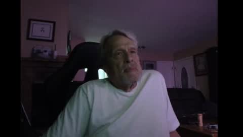 Snapshot of cjscout chatting on 10/14/25, 07:31 cjscout online show from 10/14/25, 07:31