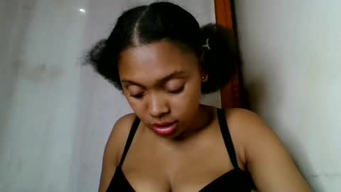 ckamilla45 online show from 09/10/25, 07:19