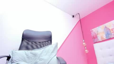 claire aristizabal online show from 12/24/24, 07:06