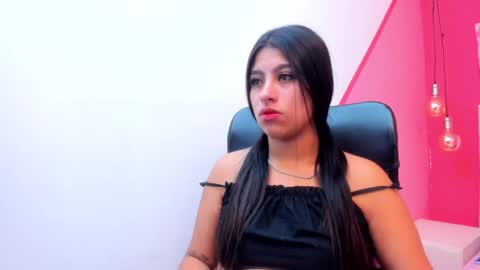 claire aristizabal online show from 01/06/25, 12:02
