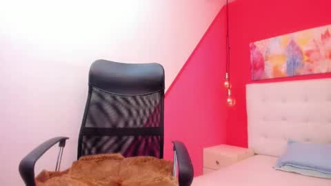 claire aristizabal online show from 01/31/25, 03:52