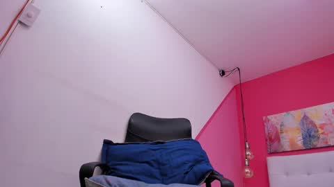 claire aristizabal online show from 02/21/25, 09:56