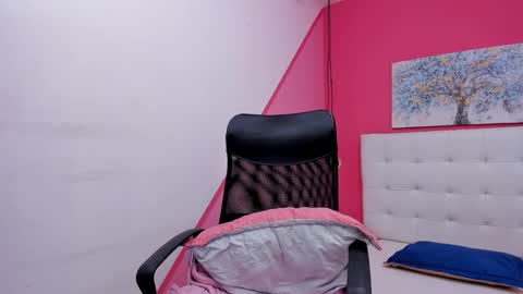 claire aristizabal online show from 03/08/25, 11:05