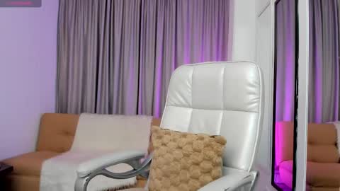 claire aristizabal online show from 10/21/25, 09:59