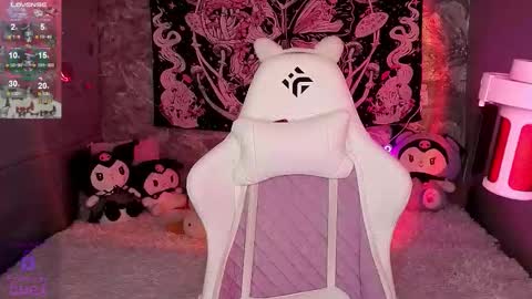 Snapshot of clairefaers chatting on 12/18/25, 02:45 Claire Faers online show from 12/18/25, 02:45