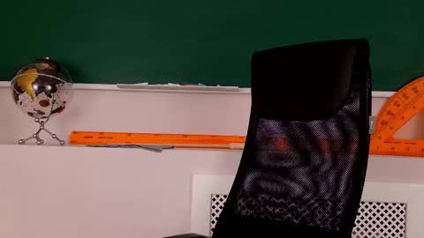 Snapshot of clairemathis chatting on 11/17/25, 02:45 Claire online show from 11/17/25, 02:45