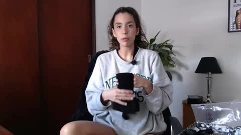 Snapshot of clairevarhol chatting on 10/18/25, 04:08 clairevarhol online show from 10/18/25, 04:08