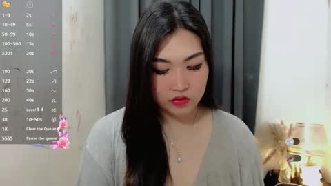 Snapshot of clairewntr_ chatting on 11/04/25, 04:11 CLAIRE online show from 11/04/25, 04:11