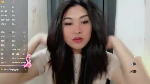 Snapshot of clairewntr_ chatting on 11/09/25, 01:37 CLAIRE online show from 11/09/25, 01:37