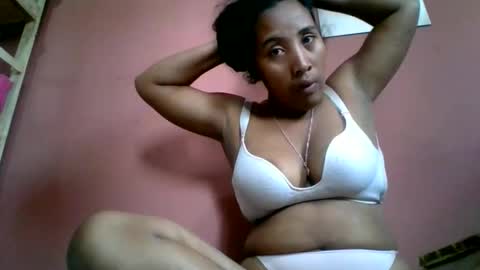 Clarah0123 online show from 06/04/26, 08:53