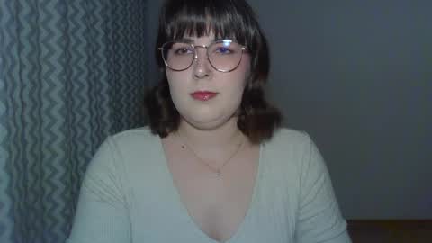 Snapshot of claralovely chatting on 04/09/26, 05:40 Clara online show from 04/09/26, 05:40