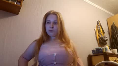 Snapshot of clarisasantisteban chatting on 09/22/25, 03:36 Elle online show from 09/22/25, 03:36