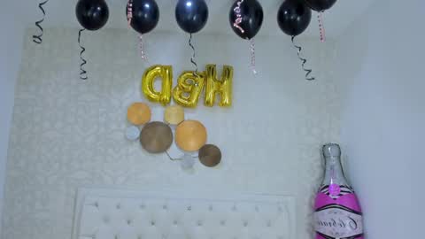 Snapshot of clarisse28 chatting on 12/22/24, 07:31 Mistress Clarisse online show from 12/22/24, 07:31