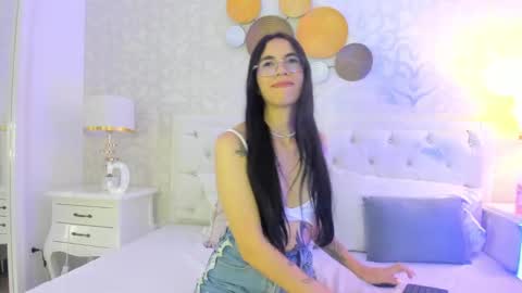 Snapshot of clarisse28 chatting on 01/08/25, 07:34 Mistress Clarisse online show from 01/08/25, 07:34