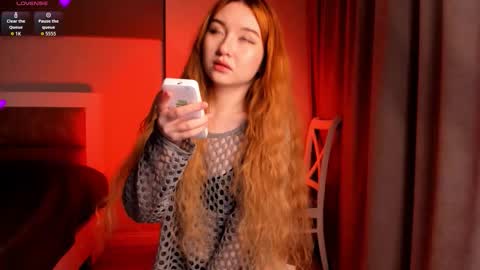 Yumi online show from 10/19/25, 02:56