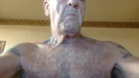 Snapshot of classic_rock_and_oldies chatting on 06/14/26, 07:21 Pizza online show from 06/14/26, 07:21