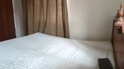 Snapshot of classyhornybabe chatting on 10/17/25, 10:18 Angel online show from 10/17/25, 10:18