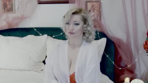 Classy Tinna online show from 12/22/25, 05:37