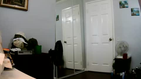 Claudia online show from 06/16/26, 03:58