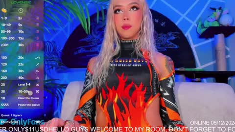 Snapshot of claudia_cooper chatting on 12/06/24, 04:14 online show from 12/06/24, 04:14