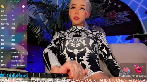 Snapshot of claudia_cooper chatting on 01/05/25, 06:46 online show from 01/05/25, 06:46