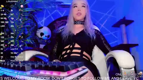 Snapshot of claudia_cooper chatting on 03/02/25, 01:36 online show from 03/02/25, 01:36