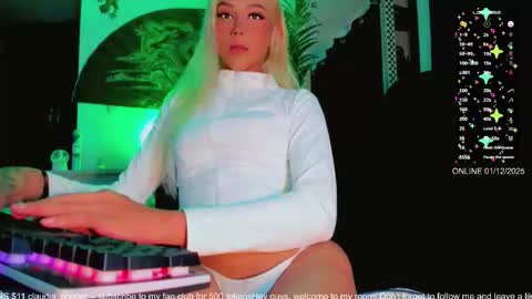 Snapshot of claudia_cooper chatting on 12/02/25, 03:12 online show from 12/02/25, 03:12