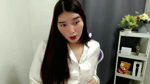 Claudia online show from 10/19/25, 11:11