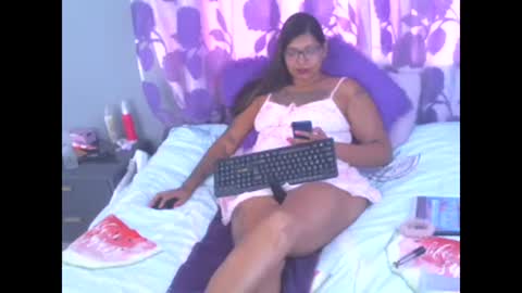 claudine valencia online show from 01/24/25, 07:08