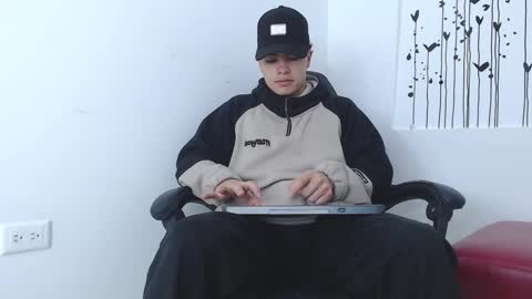Snapshot of clay_black chatting on 03/04/25, 03:59 online show from 03/04/25, 03:59