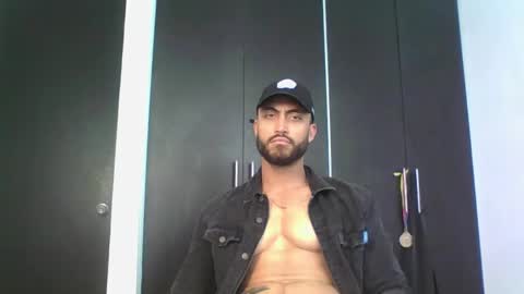 Snapshot of claybrown_ chatting on 04/21/26, 05:28 Clay online show from 04/21/26, 05:28
