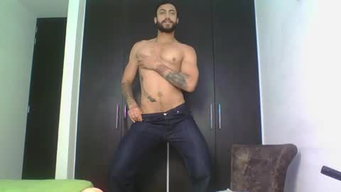 Snapshot of claybrown_ chatting on 05/14/26, 01:51 Clay online show from 05/14/26, 01:51