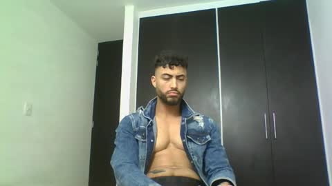 Snapshot of claybrown_ chatting on 05/24/26, 01:05 Clay online show from 05/24/26, 01:05