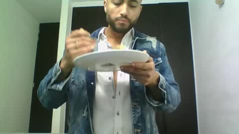 Snapshot of claybrown_ chatting on 05/26/26, 02:35 Clay online show from 05/26/26, 02:35